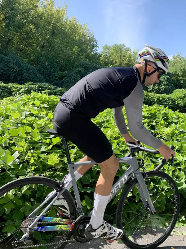 Campera de abrigo ciclismo manga larga con bolsillos posteriores frizada